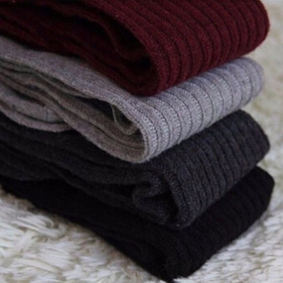 Sexy Knitted Over the Knee Black Socks - Picture 3 of 5